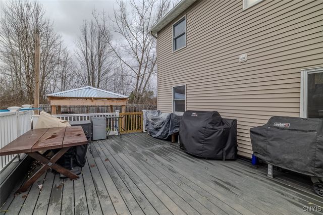 9495 Bear Springs Road, Cicero, NY 13029