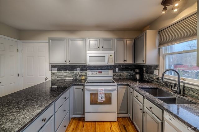 9495 Bear Springs Road, Cicero, NY 13029