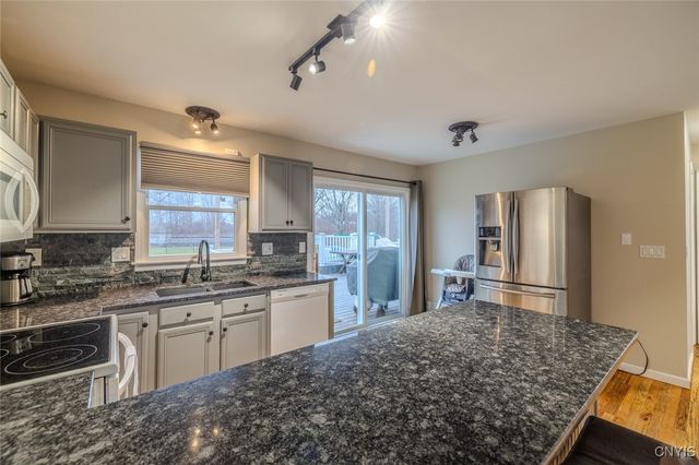 9495 Bear Springs Road, Cicero, NY 13029