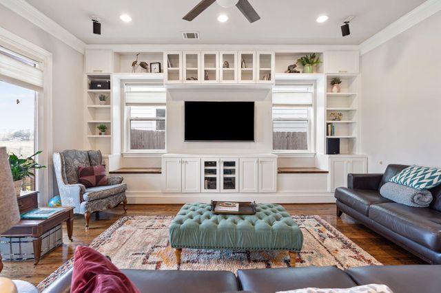 8710 Emnora Lane, Houston, TX 77080