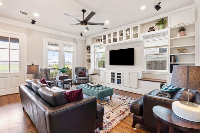 8710 Emnora Lane, Houston, TX 77080