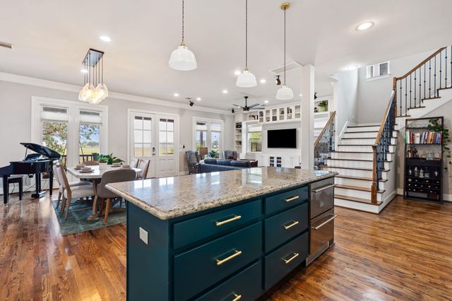 8710 Emnora Lane, Houston, TX 77080