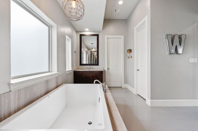 8710 Emnora Lane, Houston, TX 77080