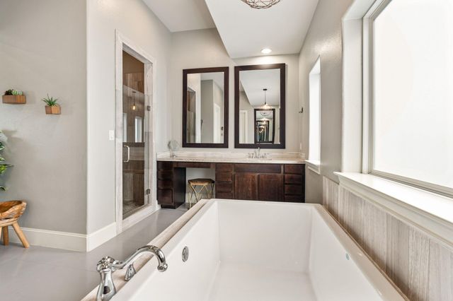 8710 Emnora Lane, Houston, TX 77080