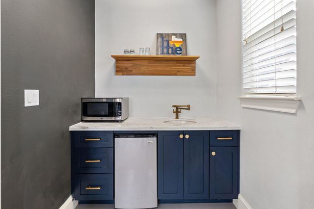 8710 Emnora Lane, Houston, TX 77080