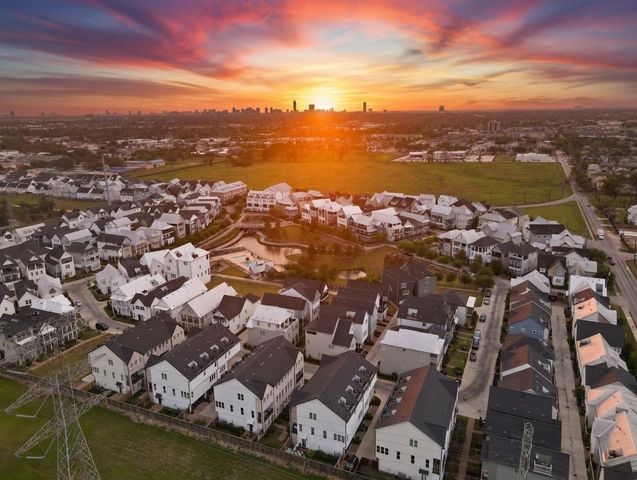 8710 Emnora Lane, Houston, TX 77080