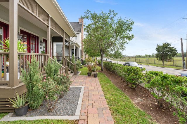 8710 Emnora Lane, Houston, TX 77080