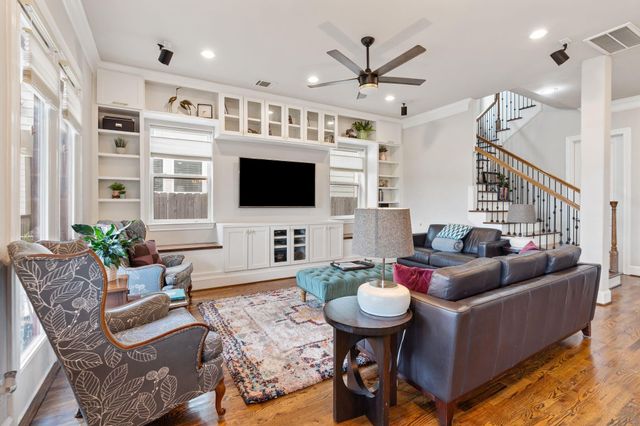 8710 Emnora Lane, Houston, TX 77080