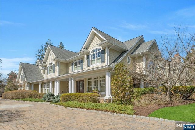2 Saddle Brook Drive, Ho-ho-kus, NJ 07423