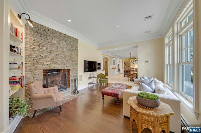 2 Saddle Brook Drive, Ho-ho-kus, NJ 07423