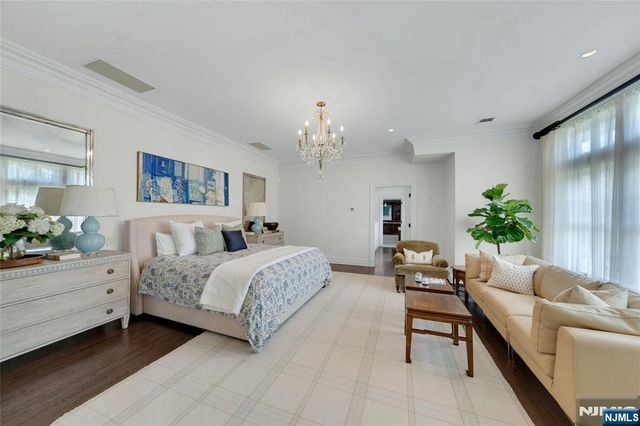 2 Saddle Brook Drive, Ho-ho-kus, NJ 07423