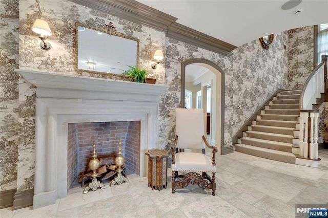 2 Saddle Brook Drive, Ho-ho-kus, NJ 07423