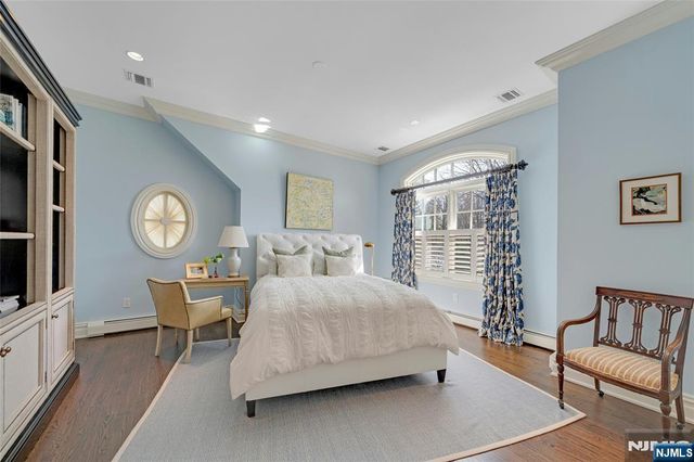 2 Saddle Brook Drive, Ho-ho-kus, NJ 07423