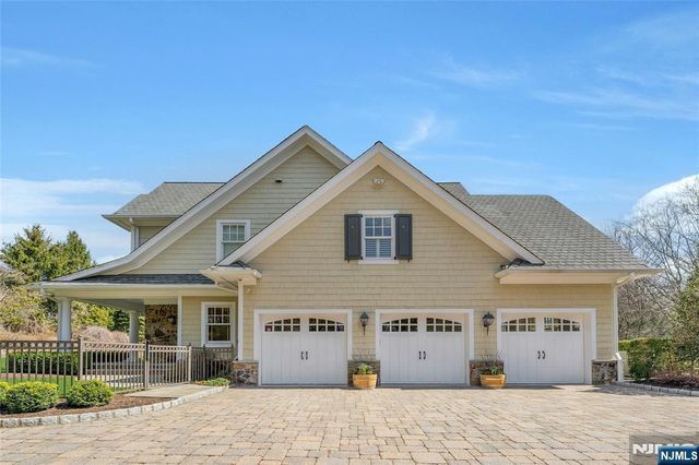 2 Saddle Brook Drive, Ho-ho-kus, NJ 07423