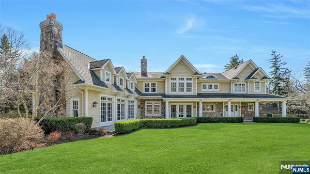 2 Saddle Brook Drive, Ho-ho-kus, NJ 07423