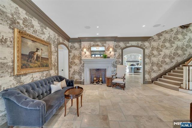 2 Saddle Brook Drive, Ho-ho-kus, NJ 07423