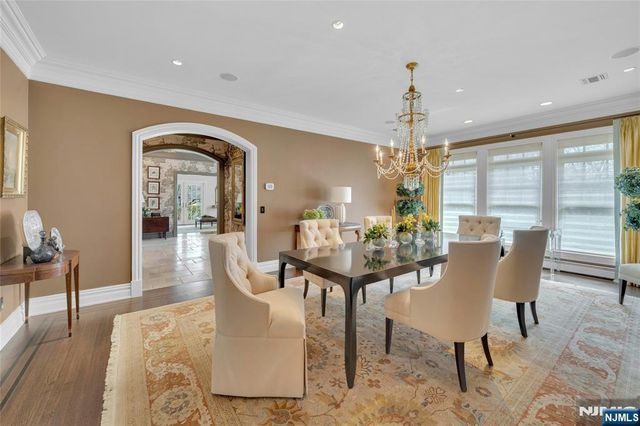 2 Saddle Brook Drive, Ho-ho-kus, NJ 07423