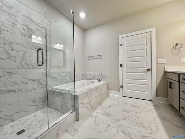 6073 Gardner Maples Drive, Owens Cross Roads, AL 35763