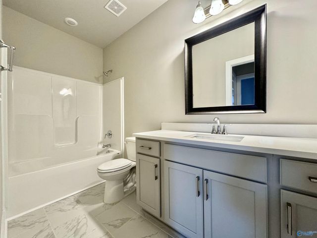 6073 Gardner Maples Drive, Owens Cross Roads, AL 35763