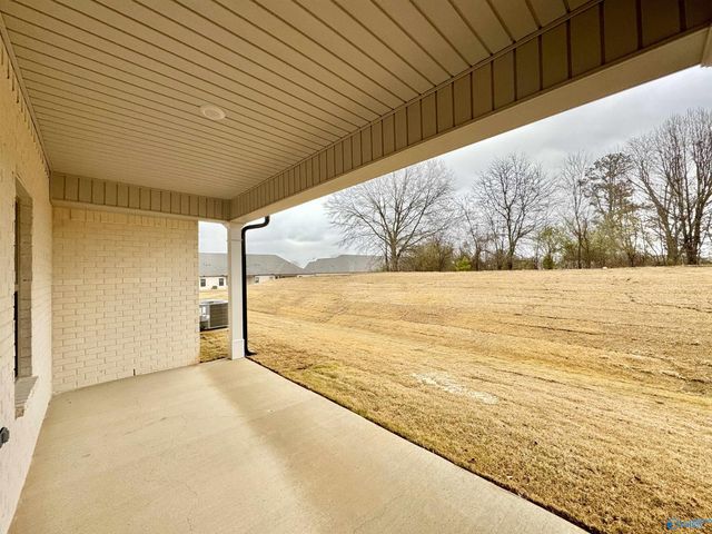 6073 Gardner Maples Drive, Owens Cross Roads, AL 35763