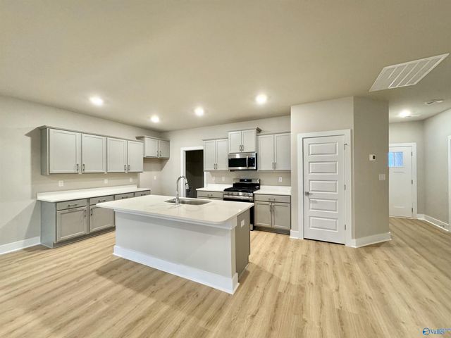 6073 Gardner Maples Drive, Owens Cross Roads, AL 35763