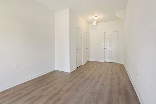 111 Poinsetta Lane, Highlands, TX 77562