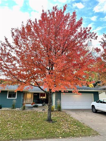 1027 Bradley Avenue, Eau Claire, WI 54701