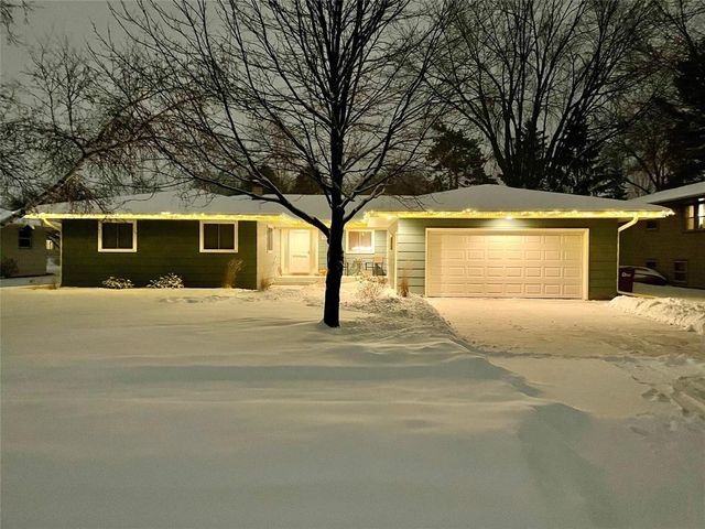 1027 Bradley Avenue, Eau Claire, WI 54701