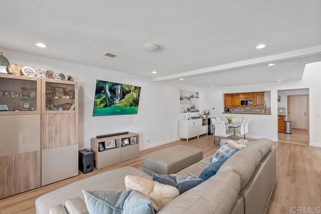 6098 E Silverspur Trail, Anaheim Hills, CA 92807