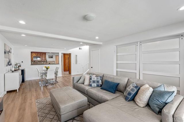 6098 E Silverspur Trail, Anaheim Hills, CA 92807