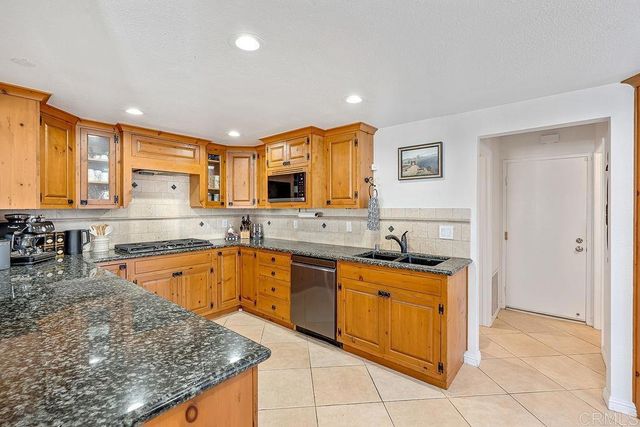 6098 E Silverspur Trail, Anaheim Hills, CA 92807