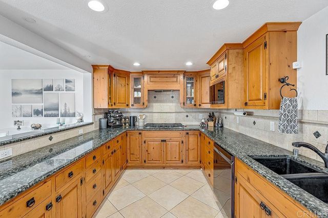 6098 E Silverspur Trail, Anaheim Hills, CA 92807