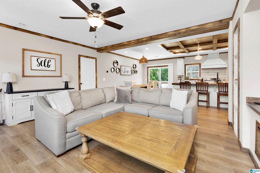 4375 COUNTY ROAD 48, Jemison, AL 35085