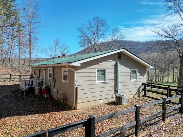 3426 Old Hwy 64 W, Warne, NC 28909
