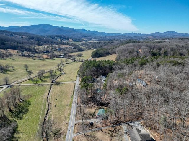3426 Old Hwy 64 W, Warne, NC 28909