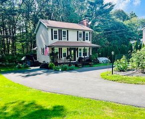 34 Scenic Ave, Webster, MA 01570