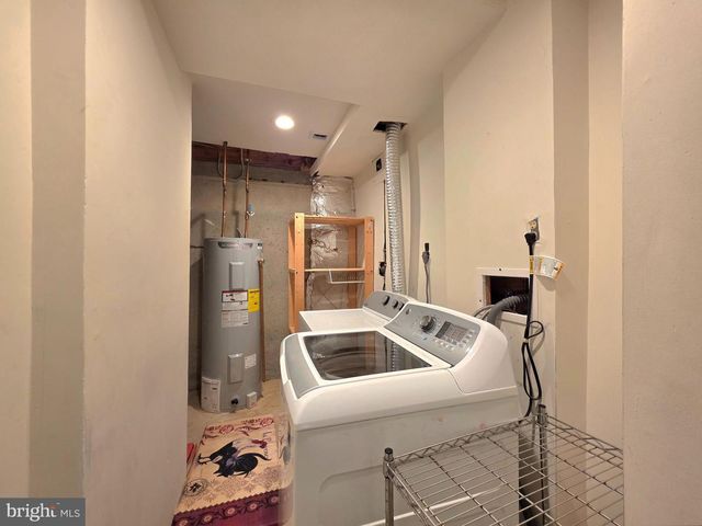 8568 KOLUDER CT, Lorton, VA 22079