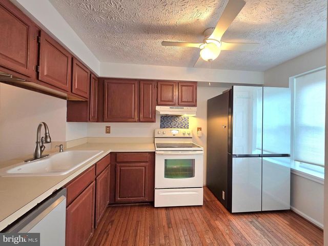 8568 KOLUDER CT, Lorton, VA 22079