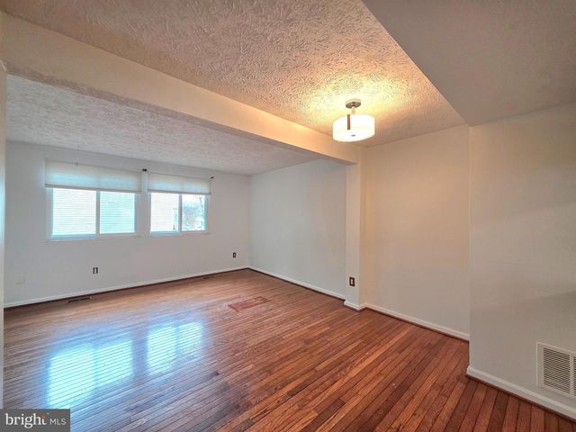 8568 KOLUDER CT, Lorton, VA 22079