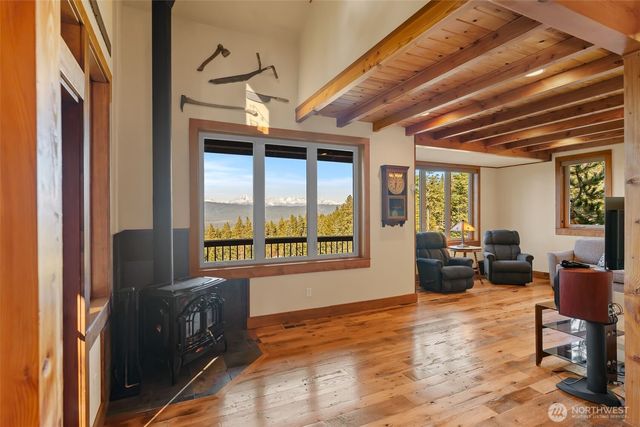 824 Huntrick Drive, Cle Elum, WA 98922