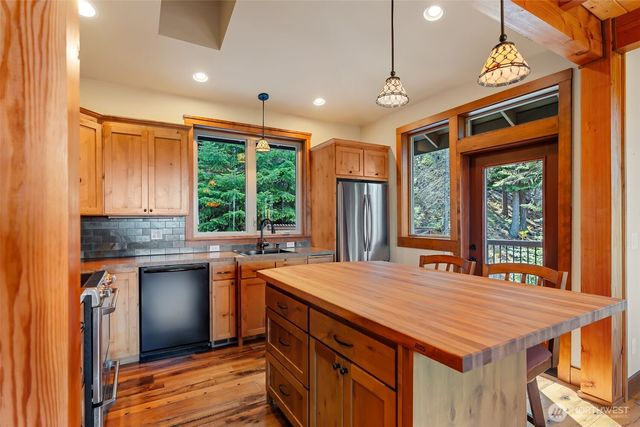 824 Huntrick Drive, Cle Elum, WA 98922