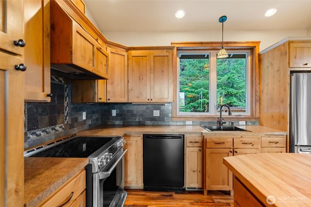 824 Huntrick Drive, Cle Elum, WA 98922