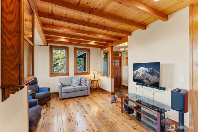 824 Huntrick Drive, Cle Elum, WA 98922