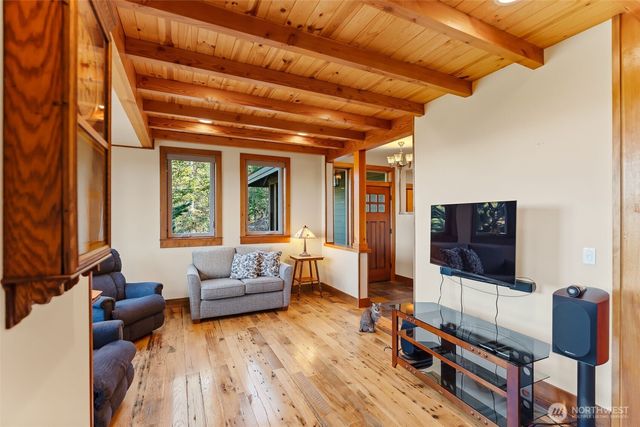 824 Huntrick Drive, Cle Elum, WA 98922