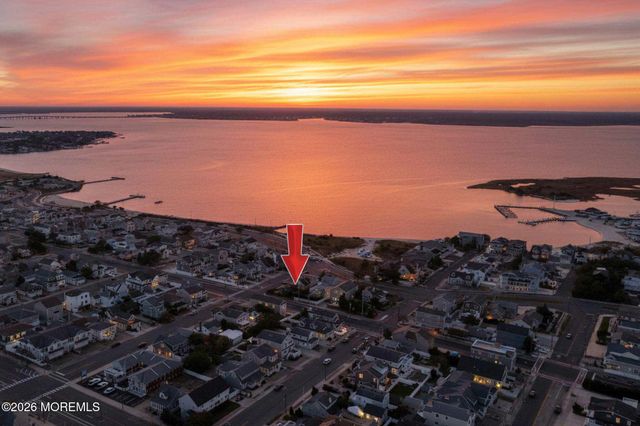 207 Bay Boulevard, Lavallette, NJ 08735