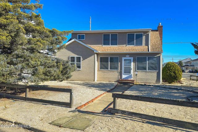 207 Bay Boulevard, Lavallette, NJ 08735