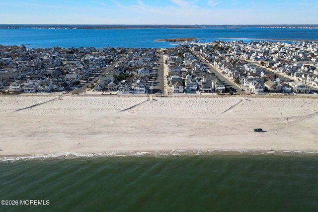 207 Bay Boulevard, Lavallette, NJ 08735