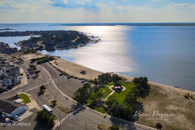 207 Bay Boulevard, Lavallette, NJ 08735