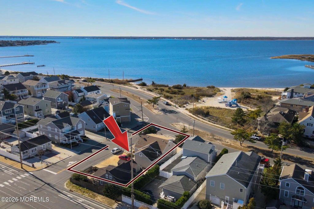 207 Bay Boulevard, Lavallette, NJ 08735