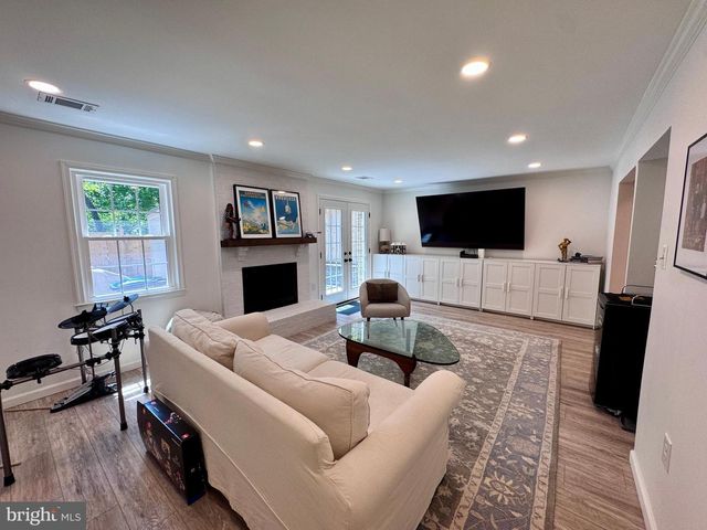 6621 MCLEAN CT, Mclean, VA 22101
